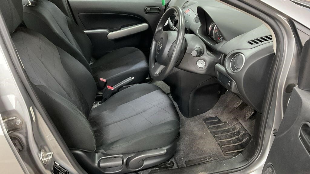 Used Mazda Mazda2 2013 for sale - 75984978: Photo 10