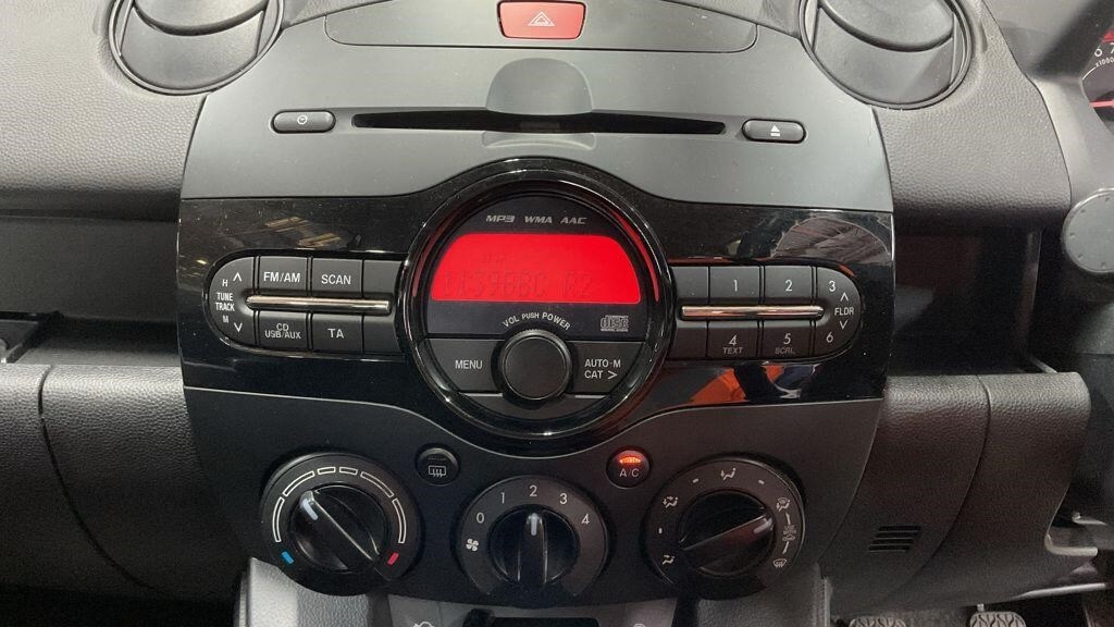 Used Mazda Mazda2 2013 for sale - 75984978: Photo 12