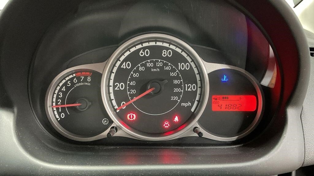 Used Mazda Mazda2 2013 for sale - 75984978: Photo 14