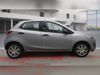 Used Mazda Mazda2 2013 for sale - 75984978: Photo 4