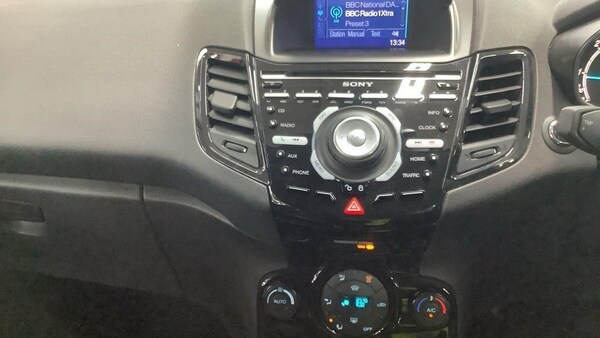 Used Ford Fiesta 2015 for sale - 76008448: Photo 13
