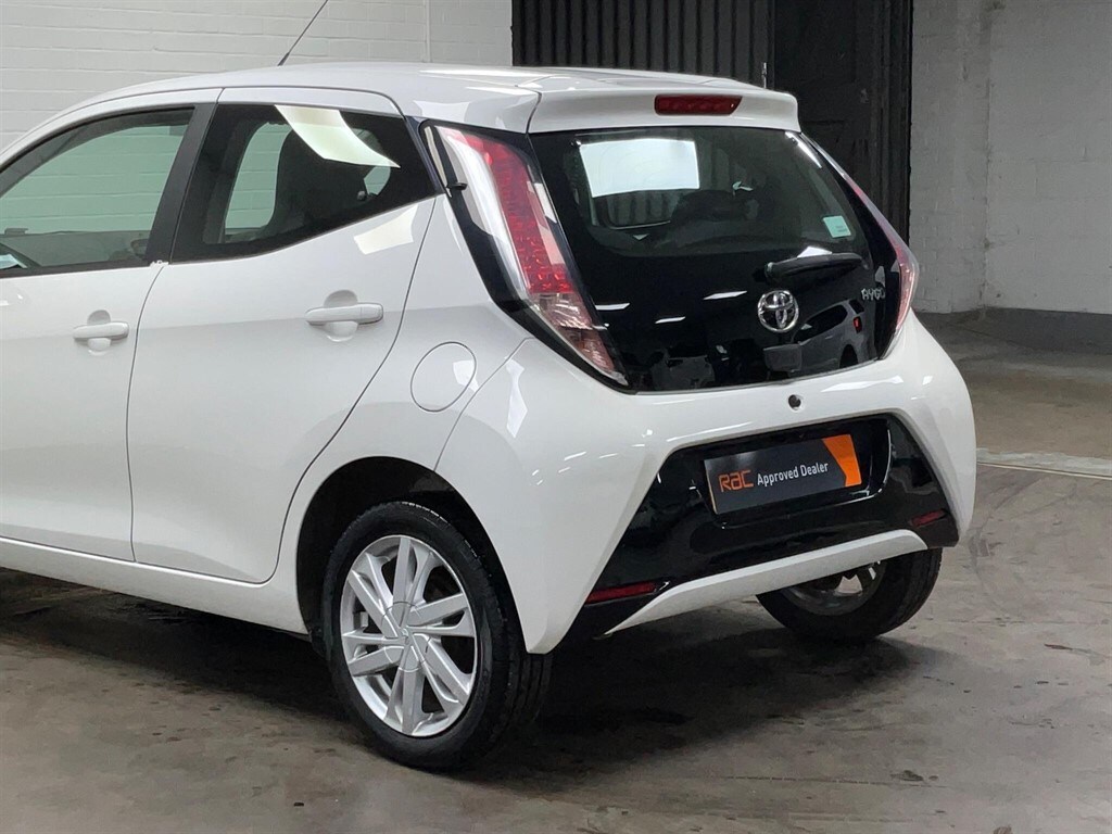 Used Toyota AYGO 2014 for sale - 76379606: Photo 13