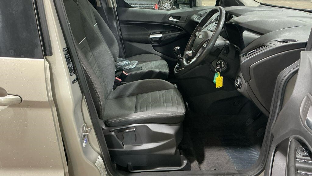 Used Ford Tourneo Connect 2015 for sale - 76941131: Photo 10