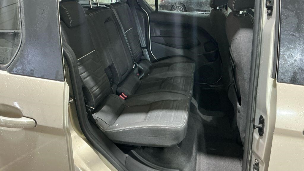 Used Ford Tourneo Connect 2015 for sale - 76941131: Photo 11