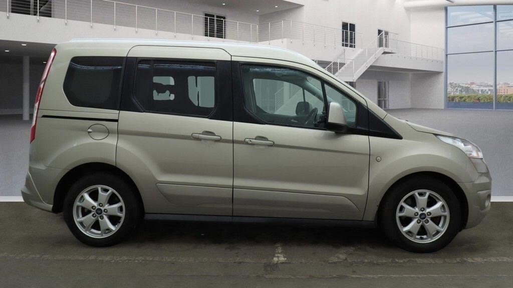 Used Ford Tourneo Connect 2015 for sale - 76941131: Photo 4