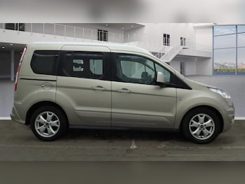 Used Ford Tourneo Connect 2015 for sale - 76941131: Photo