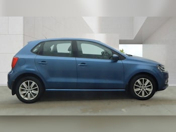 Used Volkswagen Polo 2015 for sale - 78900949: Photo