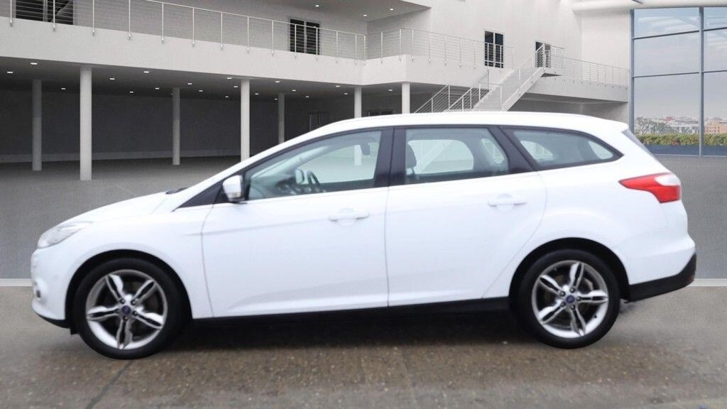 Used Ford Focus 2014 for sale - 76941142: Photo 5