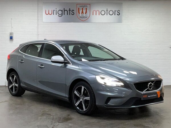 Used Volvo V40 2018 for sale - 75570124: Photo 2