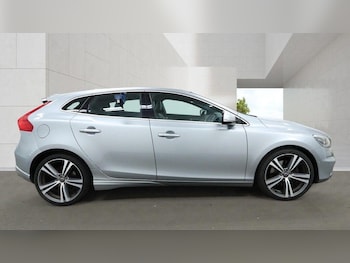 Used Volvo V40 2014 for sale - 78656862: Photo