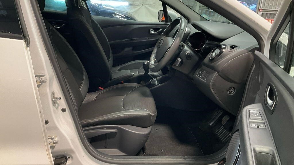 Used Renault Clio 2016 for sale - 76941140: Photo 10