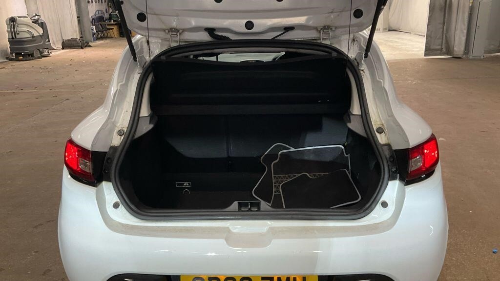 Used Renault Clio 2016 for sale - 76941140: Photo 16