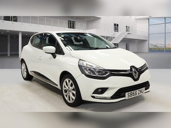 Used Renault Clio 2016 for sale - 76941140: Photo