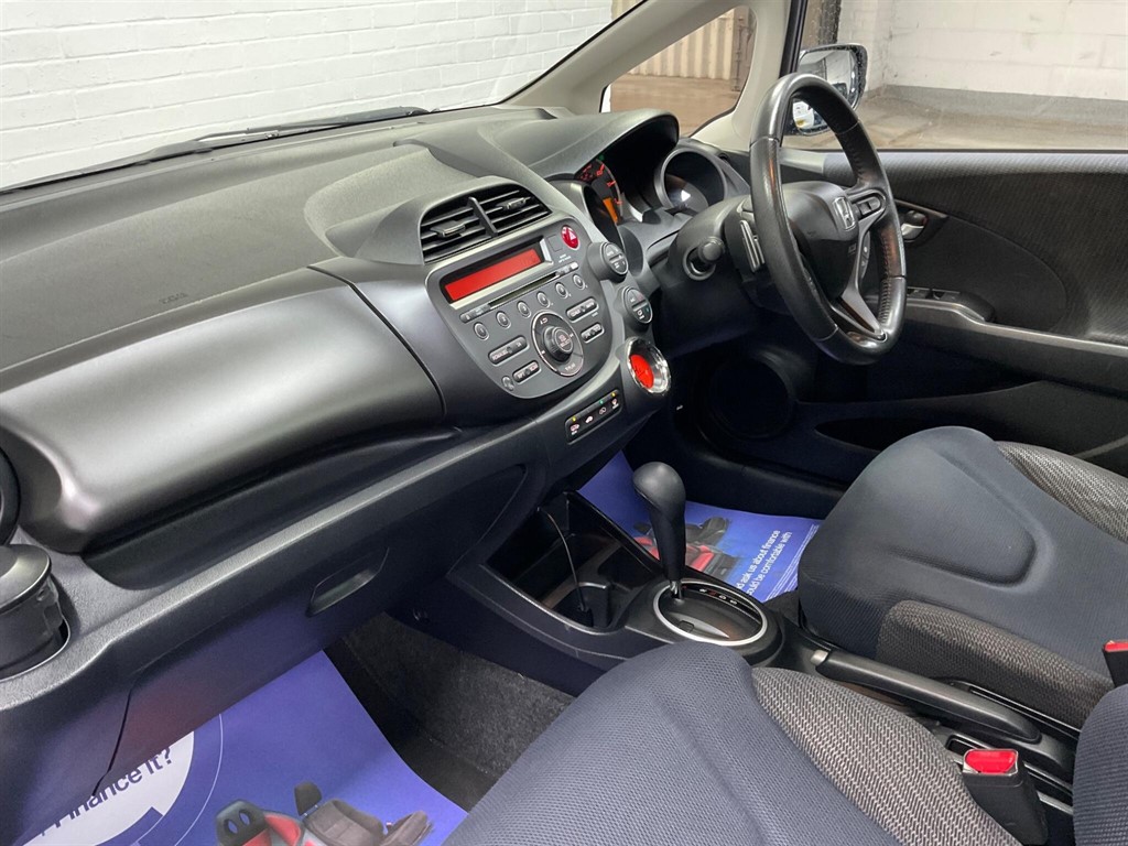 Used Honda Jazz 2011 for sale - 76178116: Photo 25