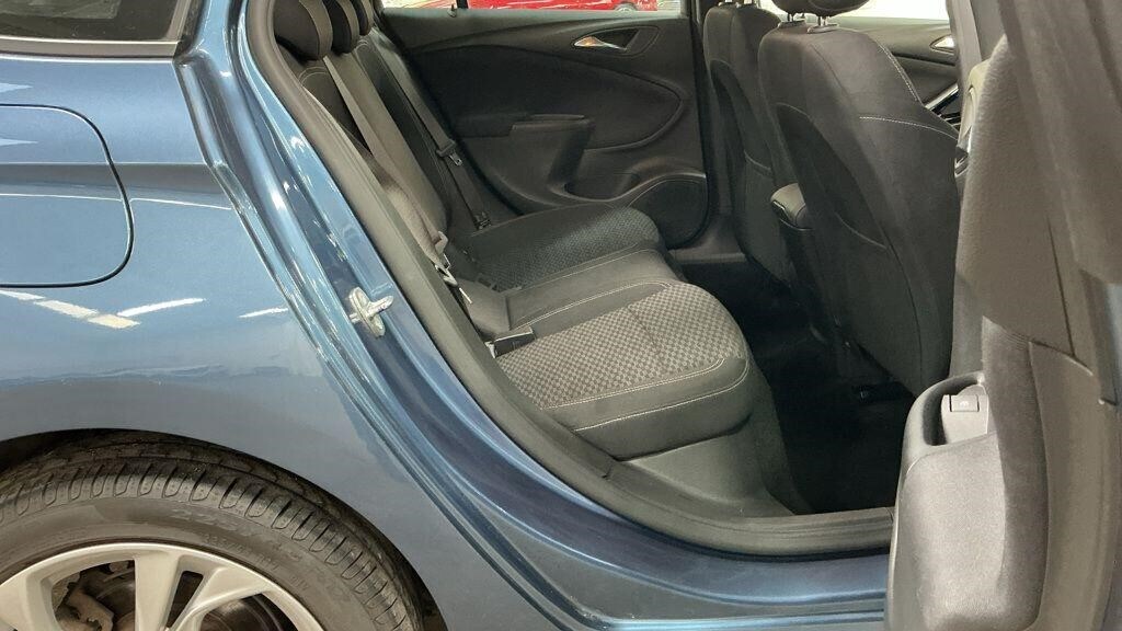 Used Vauxhall Astra 2017 for sale - 77763093: Photo 11