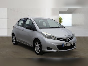 Used Toyota Yaris 2013 for sale - 79031908: Photo