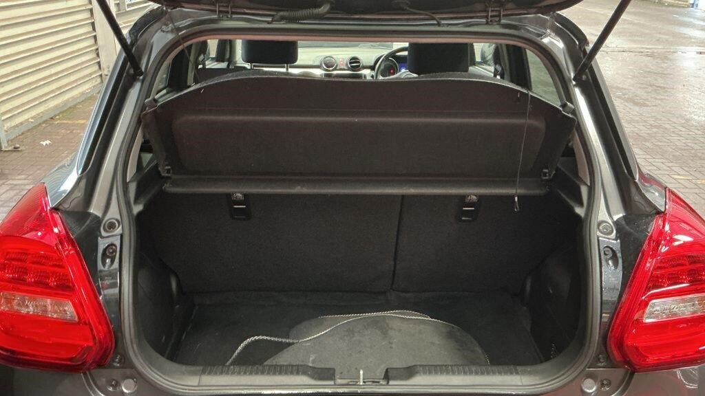 Used Suzuki Swift 2018 for sale - 76534116: Photo 10