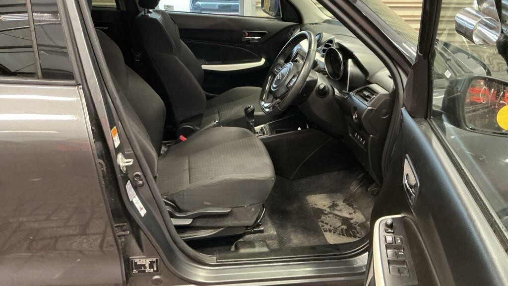 Used Suzuki Swift 2018 for sale - 76534116: Photo 12