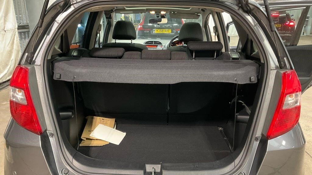 Used Honda Jazz 2011 for sale - 77563462: Photo 16