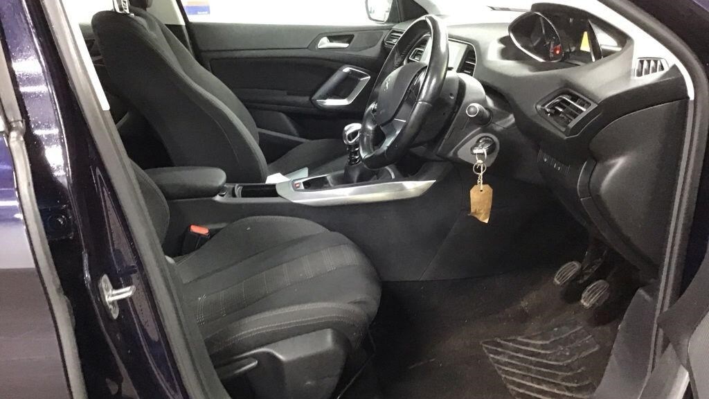 Used Peugeot 308 2017 for sale - 77319205: Photo 10