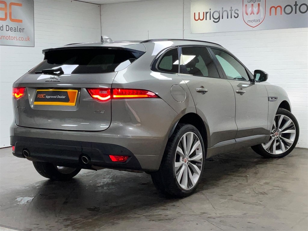 Used Jaguar F-Pace 2017 for sale - 76344237: Photo 11