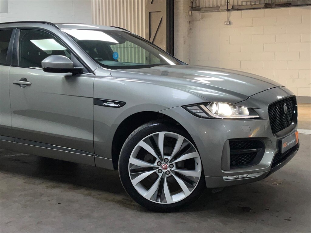 Used Jaguar F-Pace 2017 for sale - 76344237: Photo 17