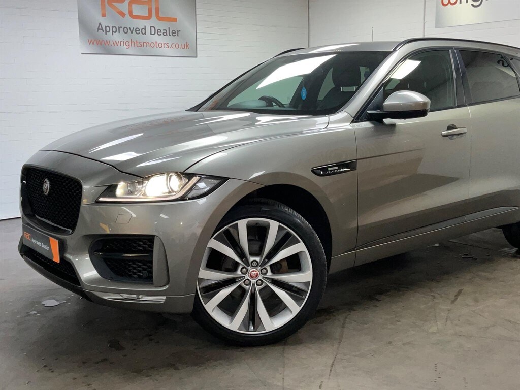 Used Jaguar F-Pace 2017 for sale - 76344237: Photo 8