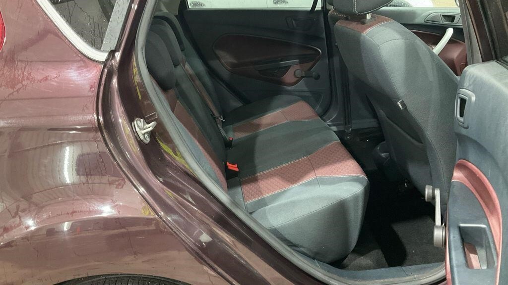 Used Ford Fiesta 2010 for sale - 76928318: Photo 11