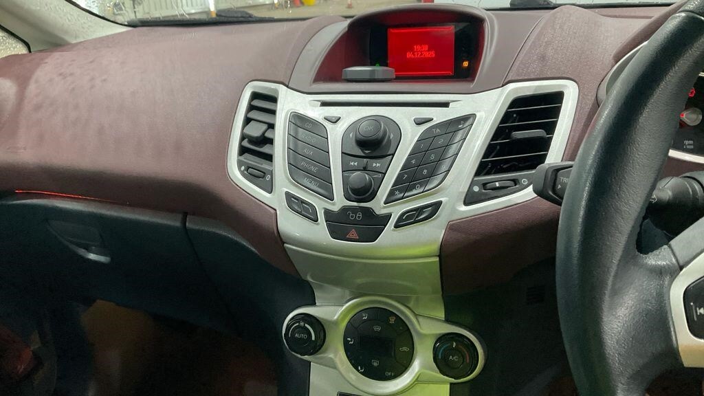 Used Ford Fiesta 2010 for sale - 76928318: Photo 13