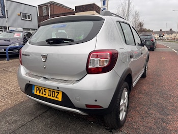 Used Dacia Sandero Stepway 2015 for sale - 75087976: Photo