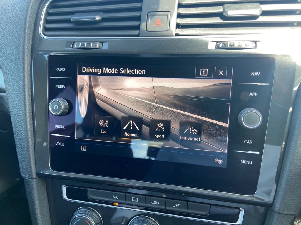 Used Volkswagen Golf 2018 for sale - 77027171: Photo 29