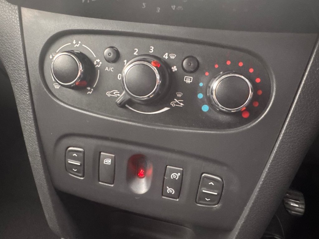 Used Dacia Sandero Stepway 2015 for sale - 76604387: Photo 25