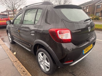 Used Dacia Sandero Stepway 2015 for sale - 76604387: Photo