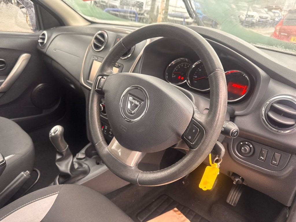 Used Dacia Sandero Stepway 2015 for sale - 76604387: Photo 9