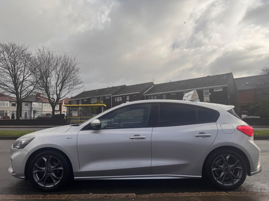 Used Ford Focus 2020 for sale - 76590900: Photo 3