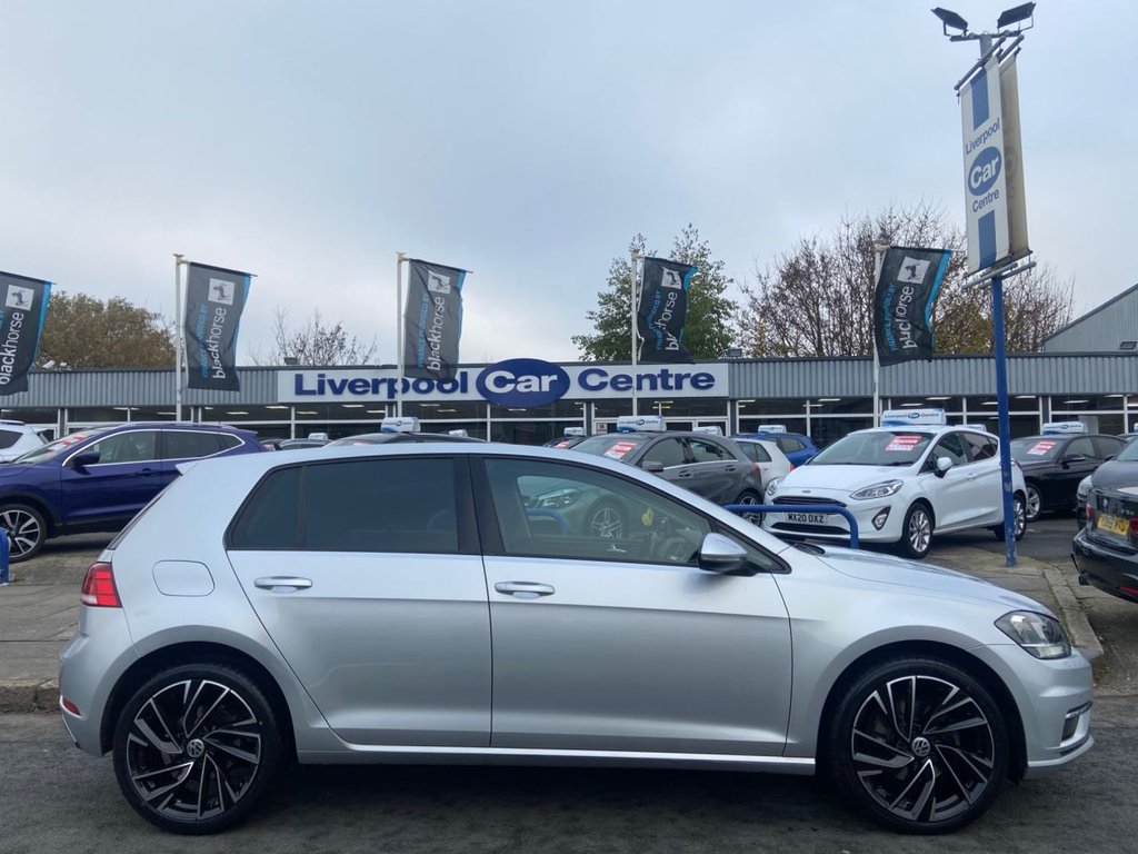 Used Volkswagen Golf 2019 for sale - 76092648: Photo 2