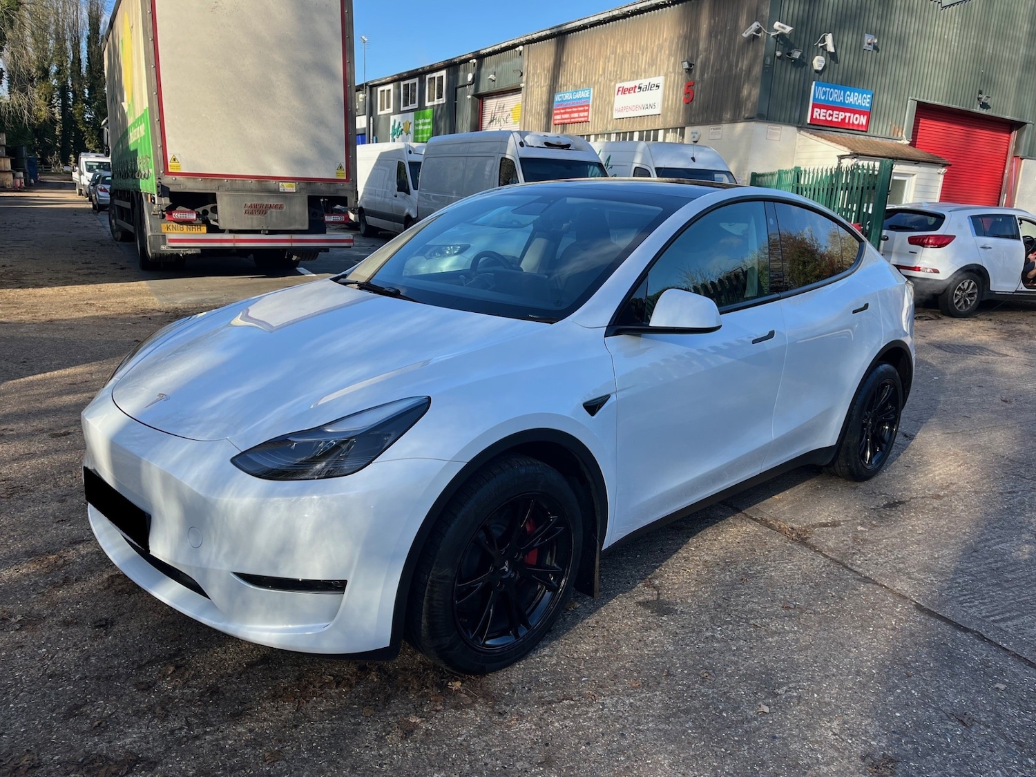 Used Tesla Model Y 2023 for sale - 76603012: Photo 2