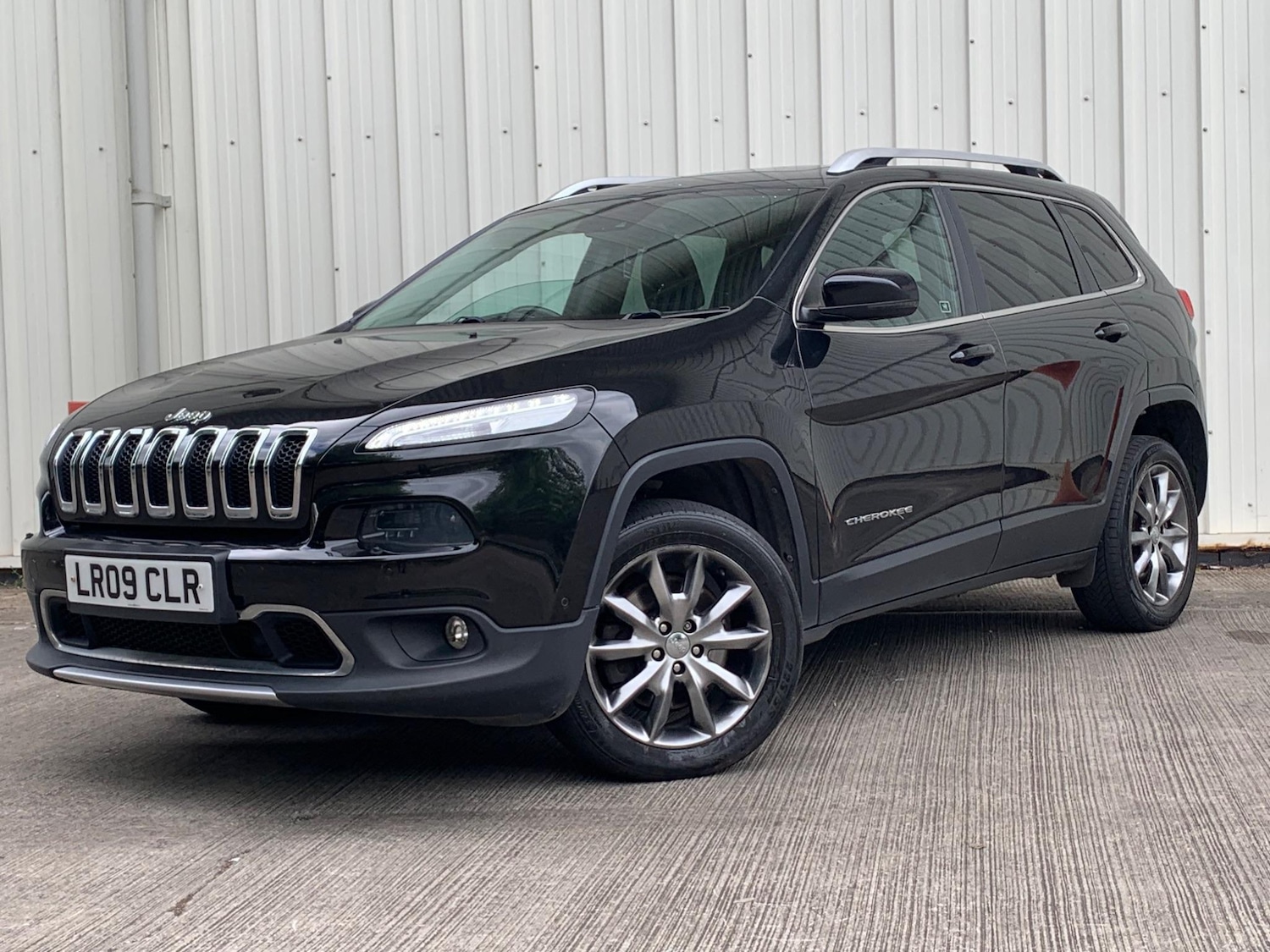 Used Jeep Cherokee 2015 for sale - 77439847: Photo 2