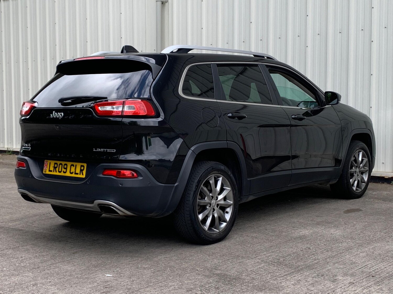 Used Jeep Cherokee 2015 for sale - 77439847: Photo 3