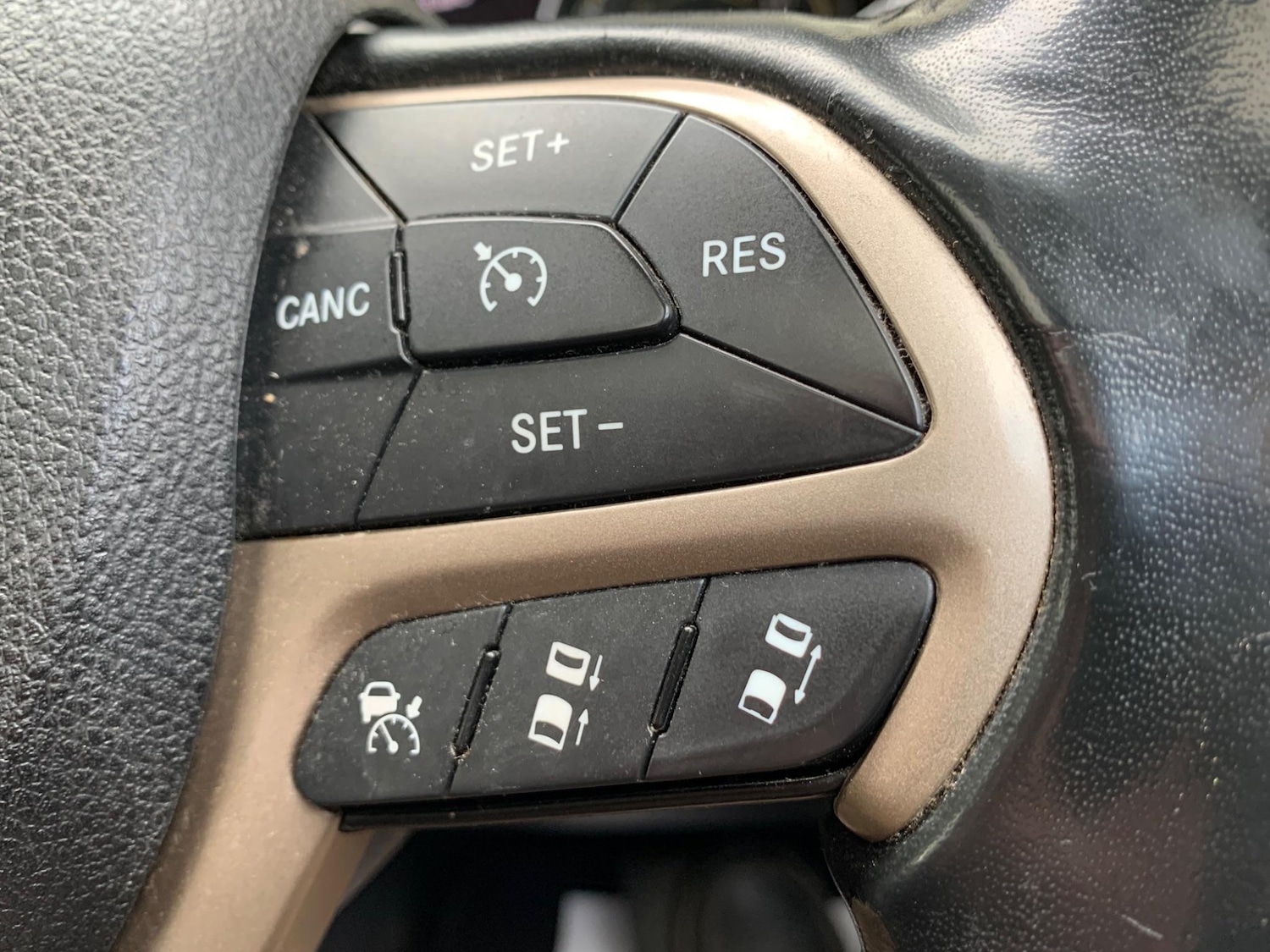 Used Jeep Cherokee 2015 for sale - 77439847: Photo 34