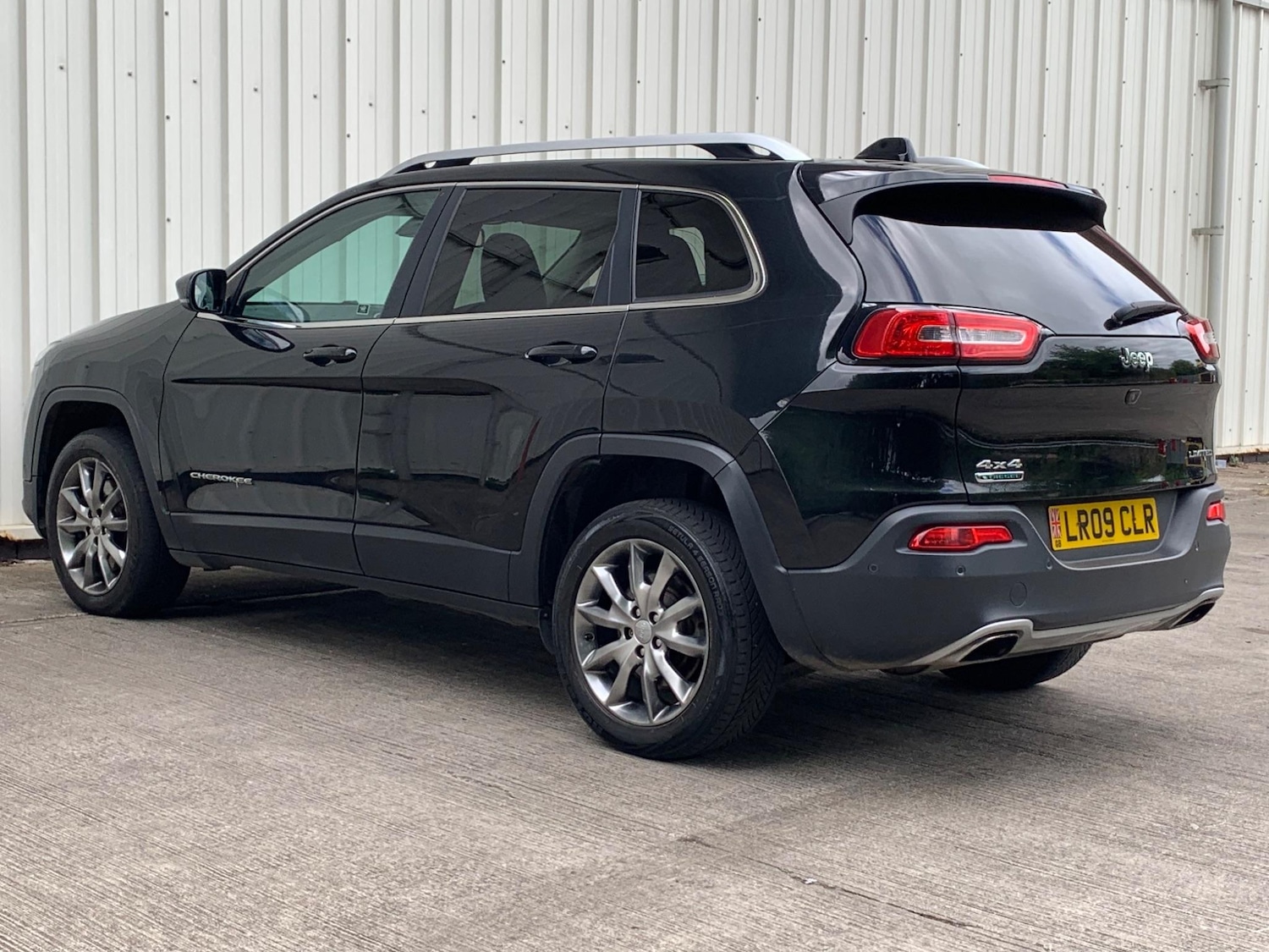 Used Jeep Cherokee 2015 for sale - 77439847: Photo 4