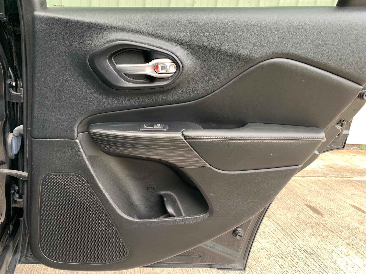 Used Jeep Cherokee 2015 for sale - 77439847: Photo 41