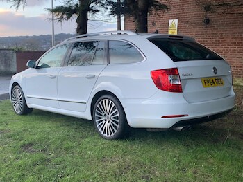 Used Skoda Superb 2014 for sale - 77425704: Photo