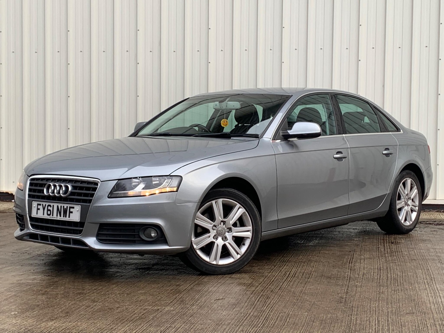 Used Audi A4 2011 for sale - 77427562: Photo 2