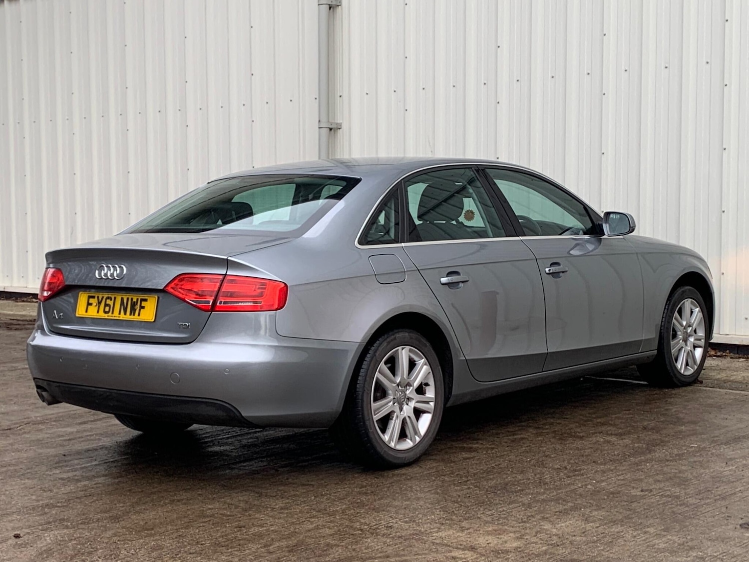 Used Audi A4 2011 for sale - 77427562: Photo 5