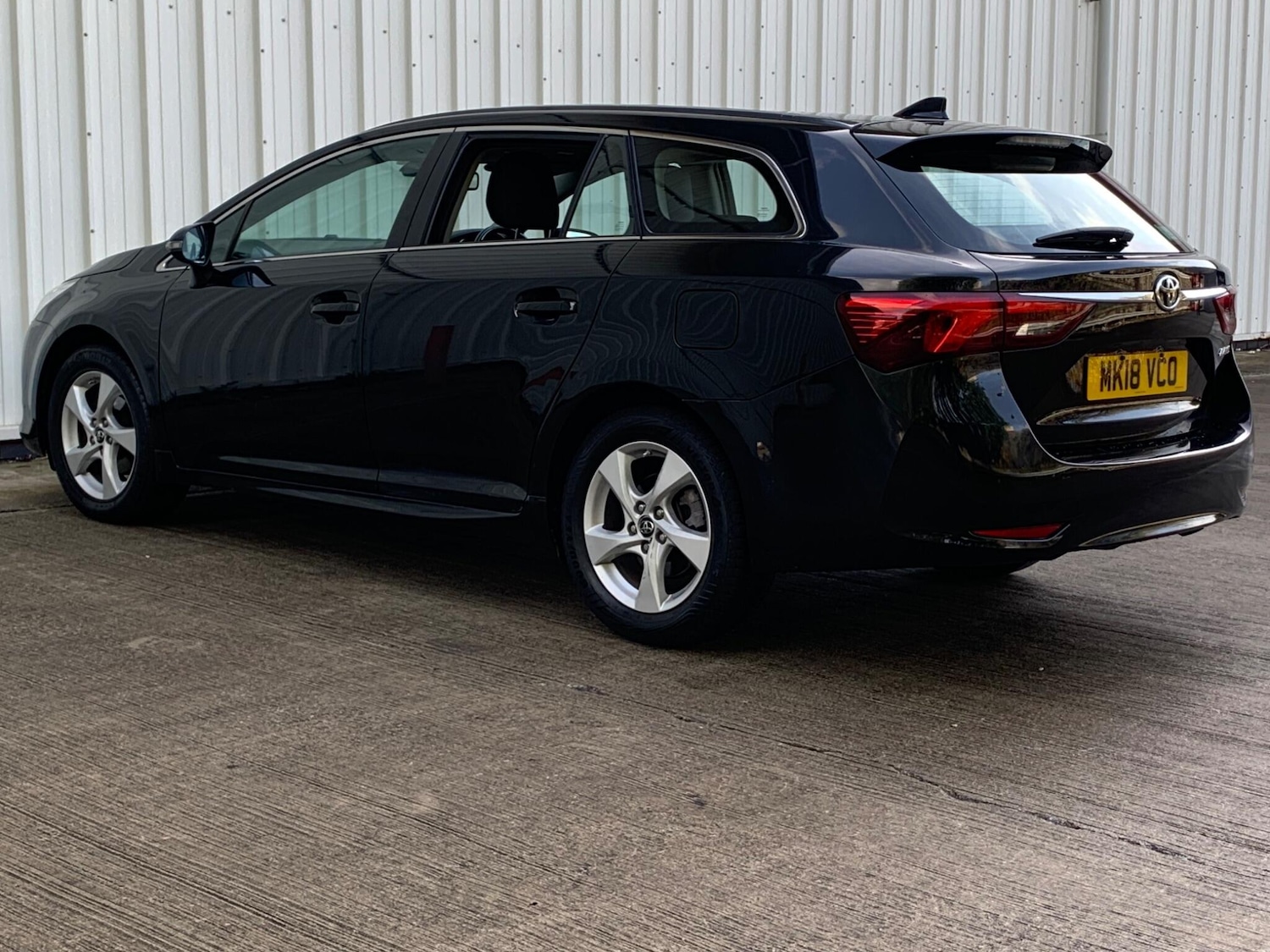 Used Toyota Avensis 2018 for sale - 77440656: Photo 4