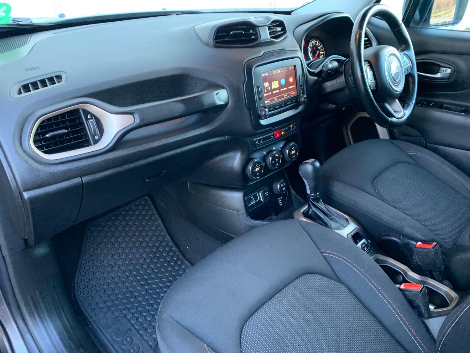 Used Jeep Renegade for sale - 77586399: Photo 28