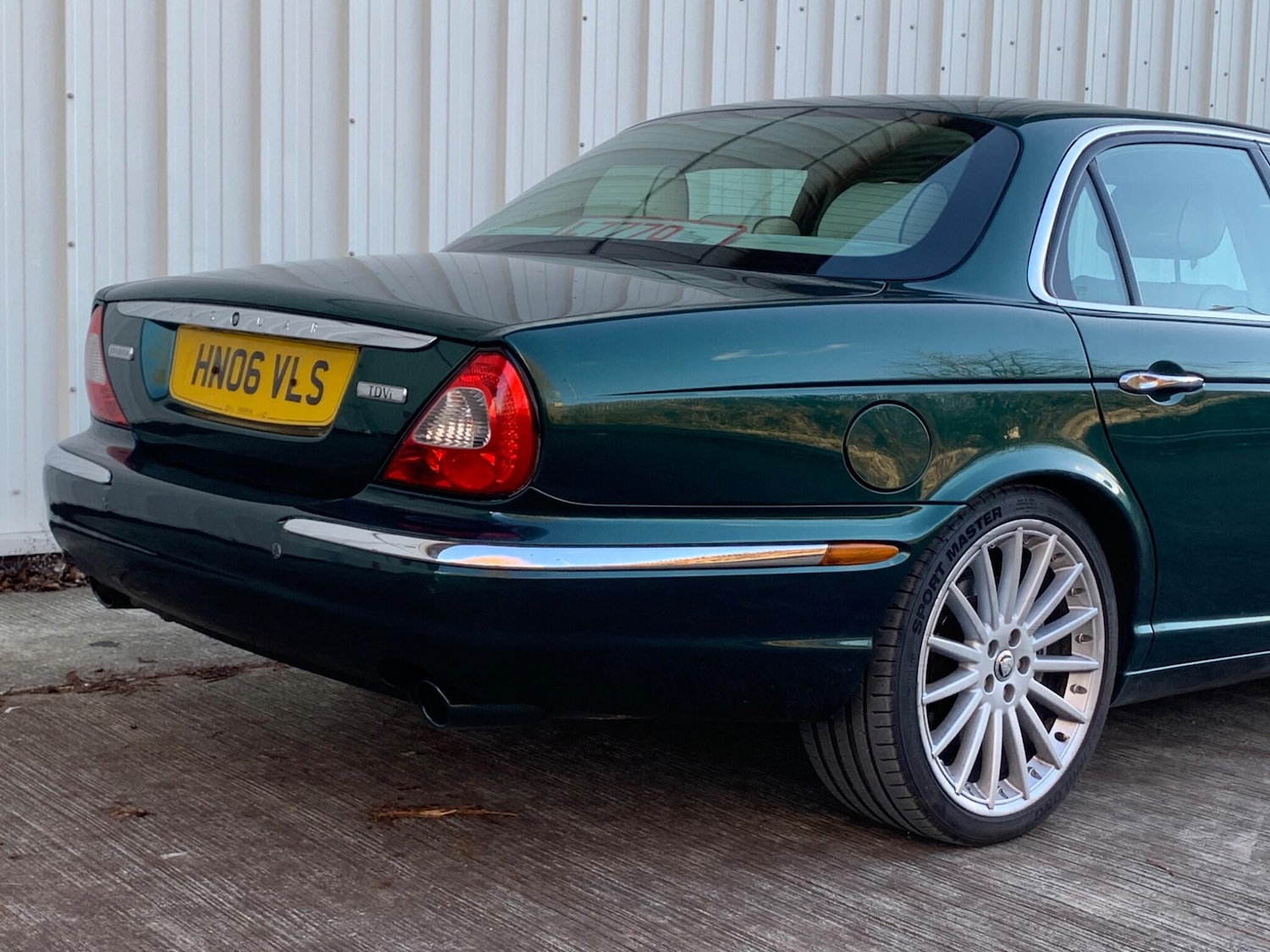 Used Jaguar XJ 2006 for sale - 77427565: Photo 18