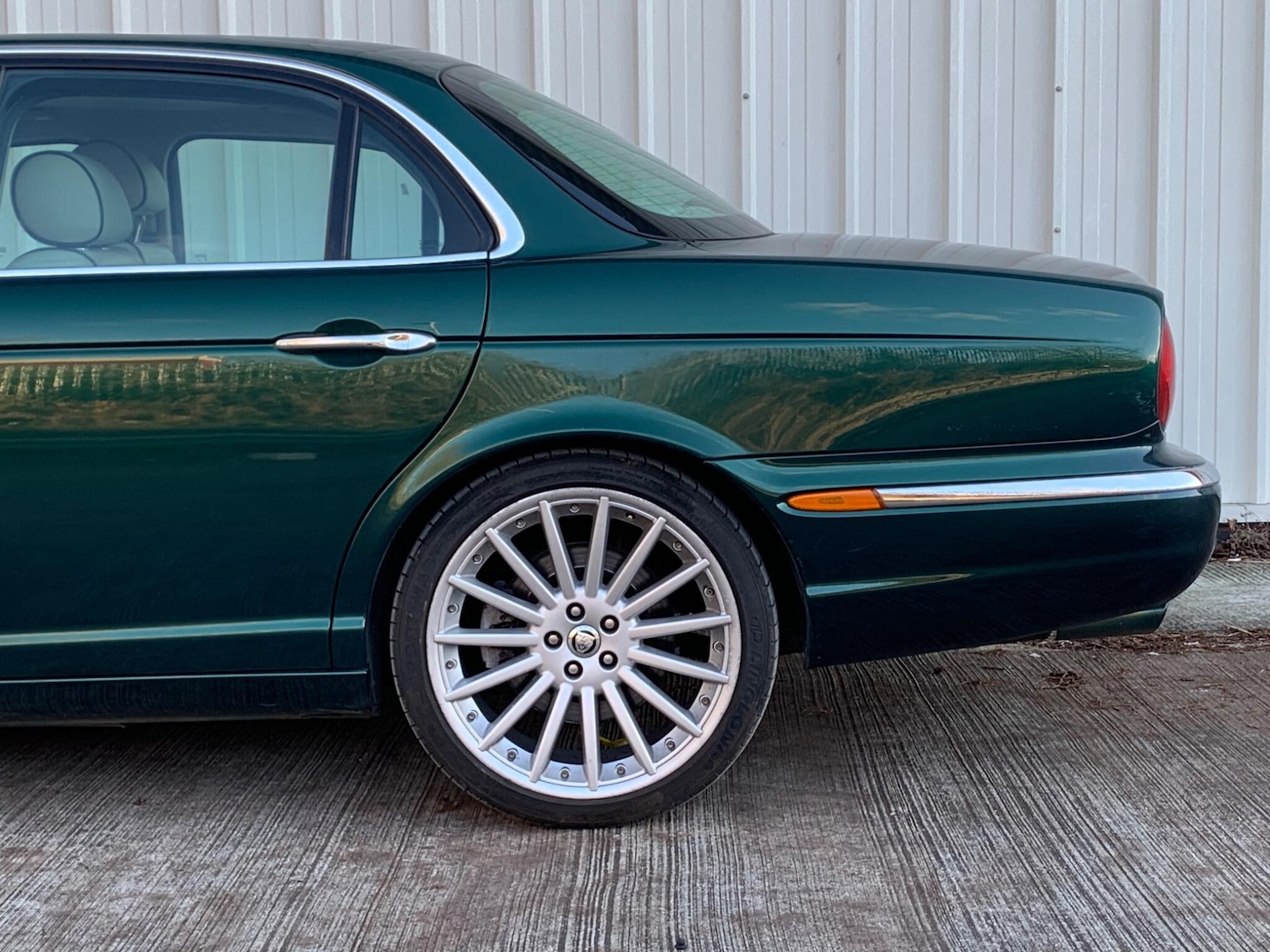 Used Jaguar XJ 2006 for sale - 77427565: Photo 19