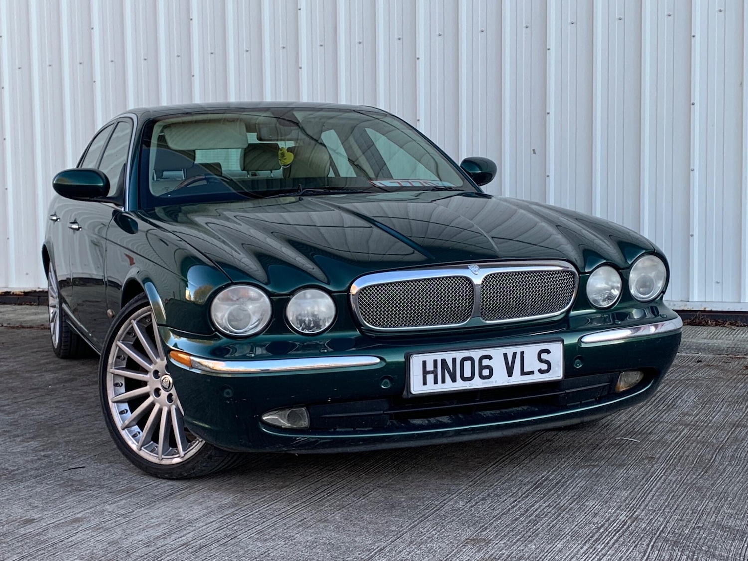 Used Jaguar XJ 2006 for sale - 77427565: Photo 3